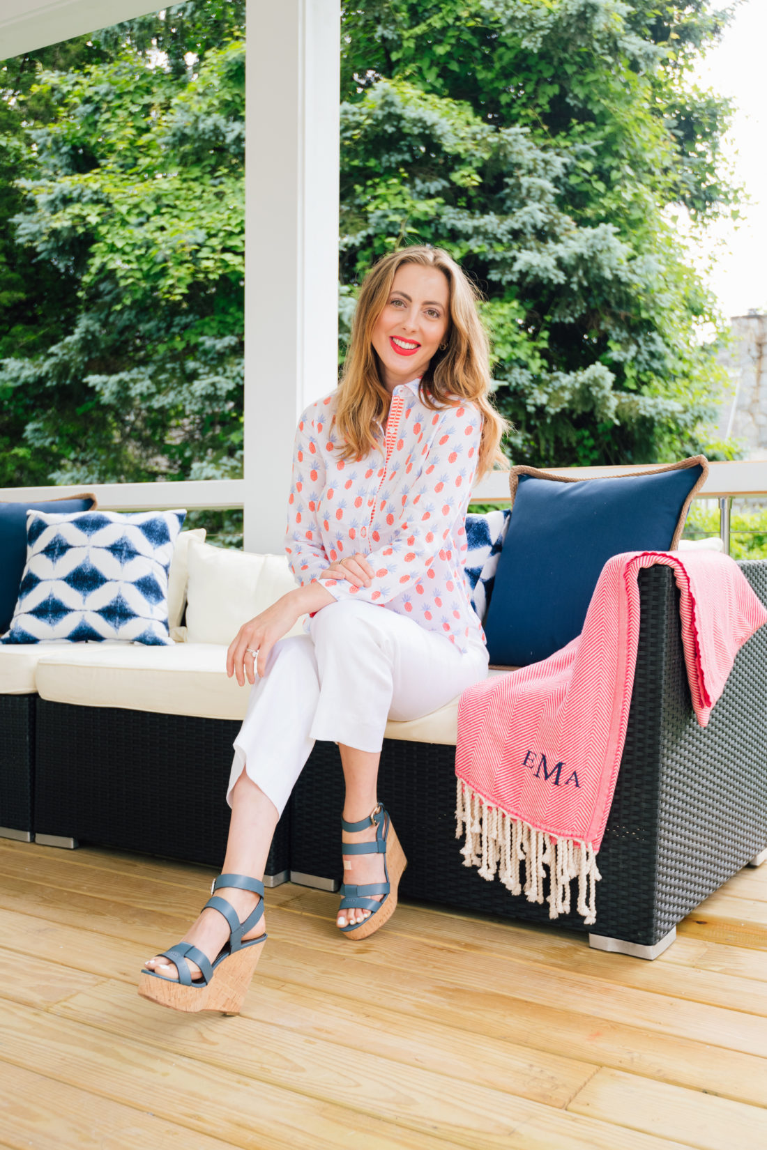 Eva Amurri Martino hangs out on the couch at her summer clambake