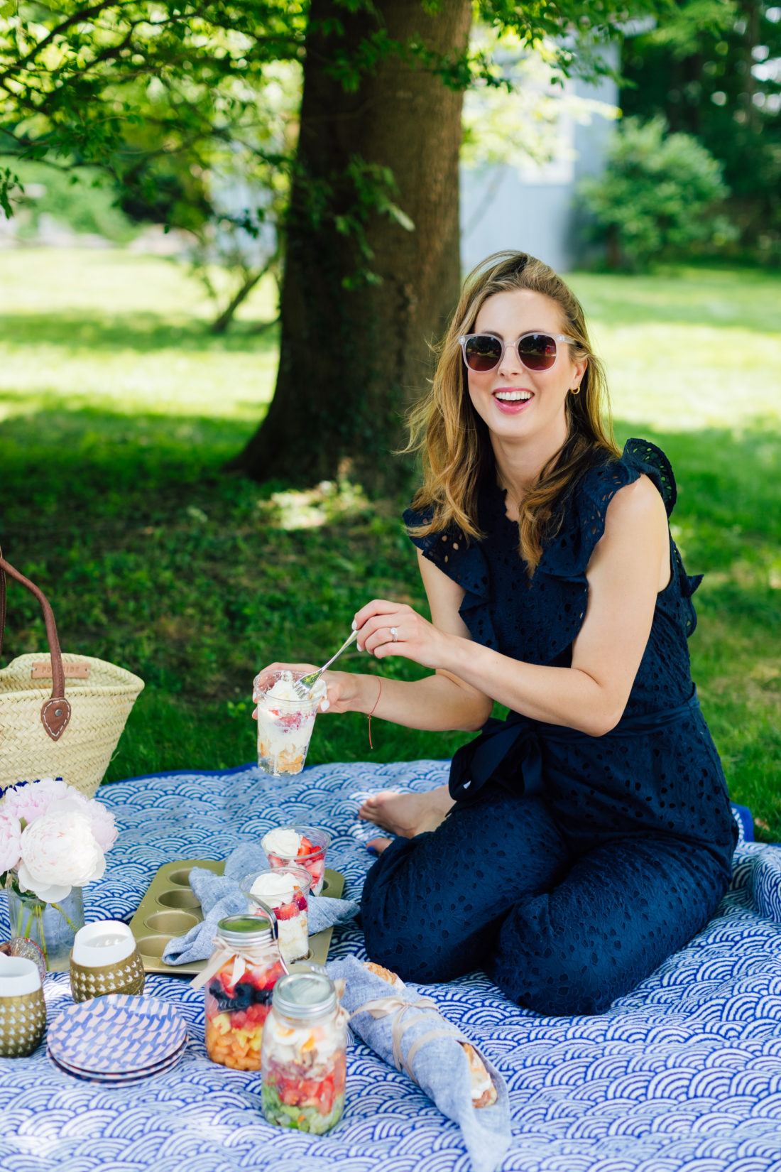 Eva Amurri Martino enjoys a picnic in her backyard